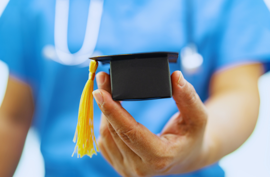 Solicitud de ayuda al Doctorando 2024 del Consejo de Enfermeria Nacional