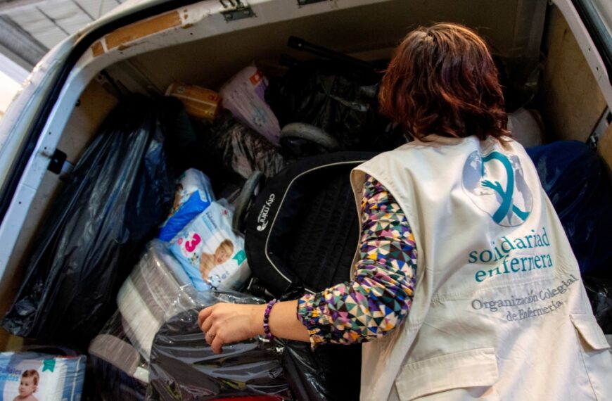 Comienza la distribución de las donaciones de la Enfermería española a los afectados por la DANA